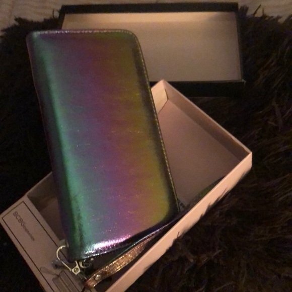 BCBG wristlet wallet - Picture 5 of 6